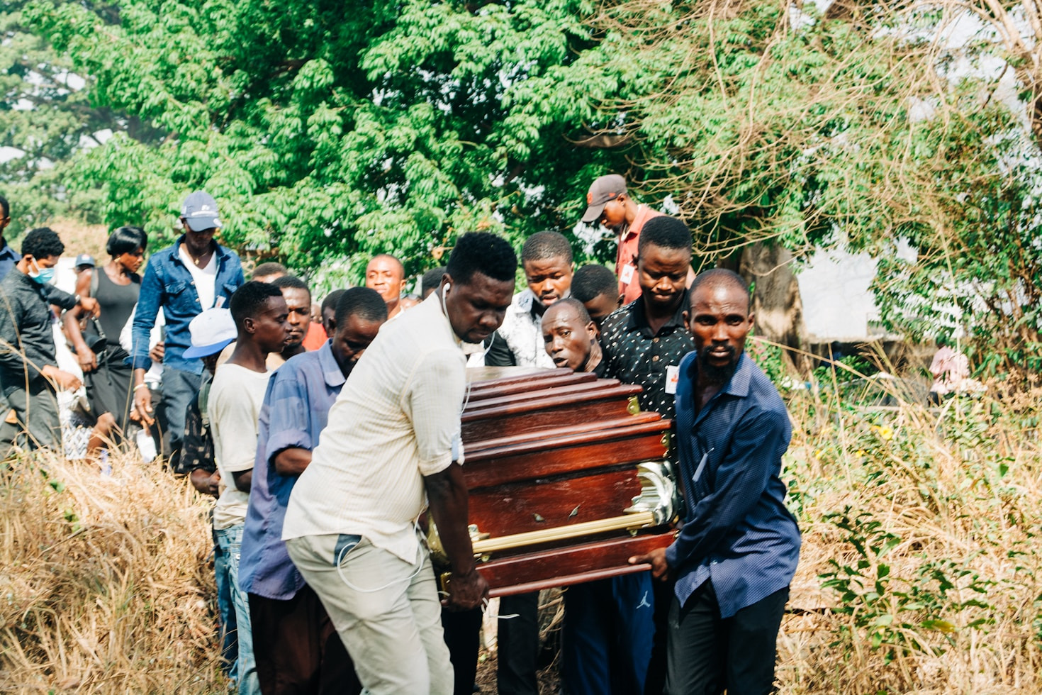 Cómo elegir un servicio funerario adecuado